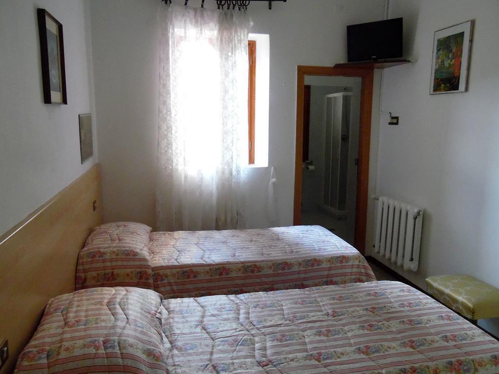 Albergo Ristorante La Torretta Castiglione dei Pepoli Cameră foto